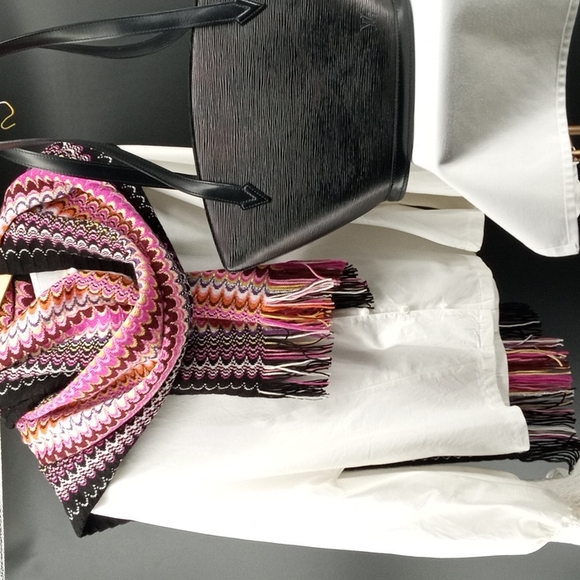 AUTHENTIC STUNNING MISSONI SCARF - Picture 6 of 6